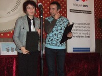 Opět moderátorská dvojice v akci: Simona Babčáková a Jakub Žáček Opět moderátorská dvojice v akci: Simona Babčáková a Jakub Žáček