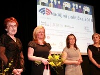 Milada Hejmejová, Terezie Jenisová, Ivana Cabrnochová a Jana Vildumetzová. Milada Hejmejová, Terezie Jenisová, Ivana Cabrnochová a Jana Vildumetzová.