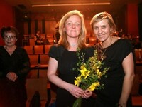 Terezie Jenisová a minulá vítězka Jana Vildumetzová, V době ocenění starostka Horního Slavkova a nyní náměstkyně ministra vnitra. Terezie Jenisová a minulá vítězka Jana Vildumetzová, V době ocenění starostka Horního Slavkova a nyní náměstkyně ministra vnitra.